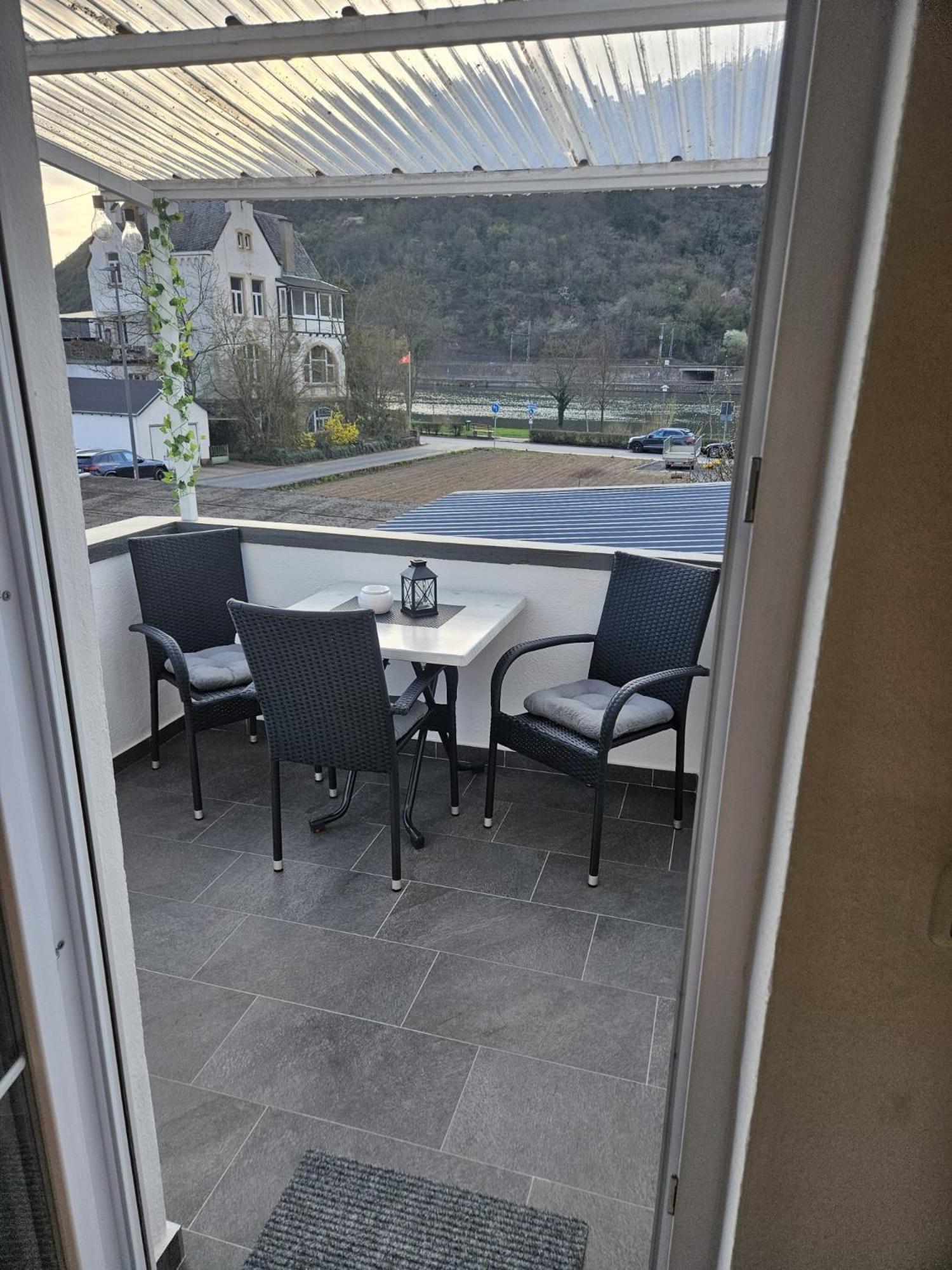 Hakans Moselblick Ferienwohnung Treis-Karden Bagian luar foto
